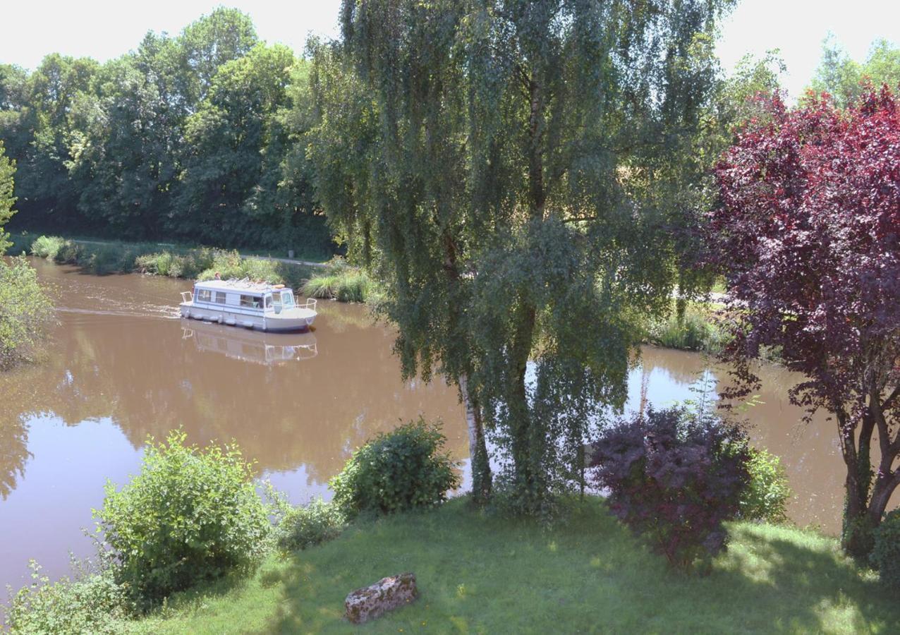 Le Moulin Du Mottay Bed and Breakfast Évran Exteriör bild